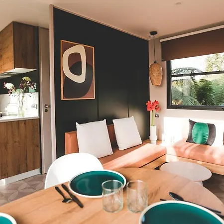 La Clémentine Camping *