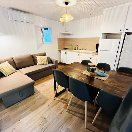 Κάμπινγκ La Clementine Cendras