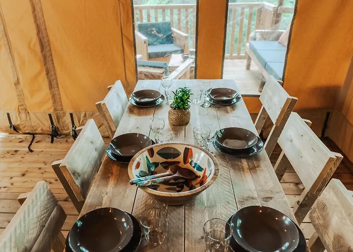 Κάμπινγκ La Clementine Cendras